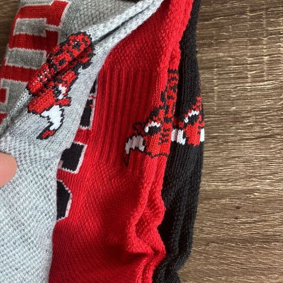 NWT Mens Size 6-12 NBA Chicago Bulls 3 Pair Low Cut Socks - Picture 6 of 9
